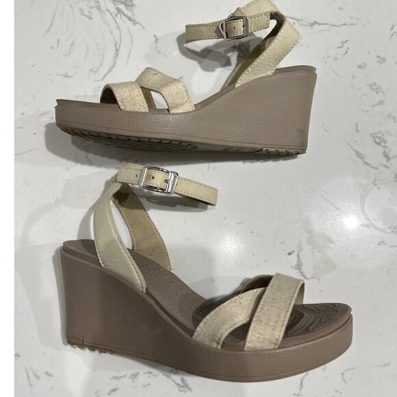 Crocs Women's Leigh Beige and Cream Wedge Strappy Sandals, Size 9, Like New - Picture 2 of 6